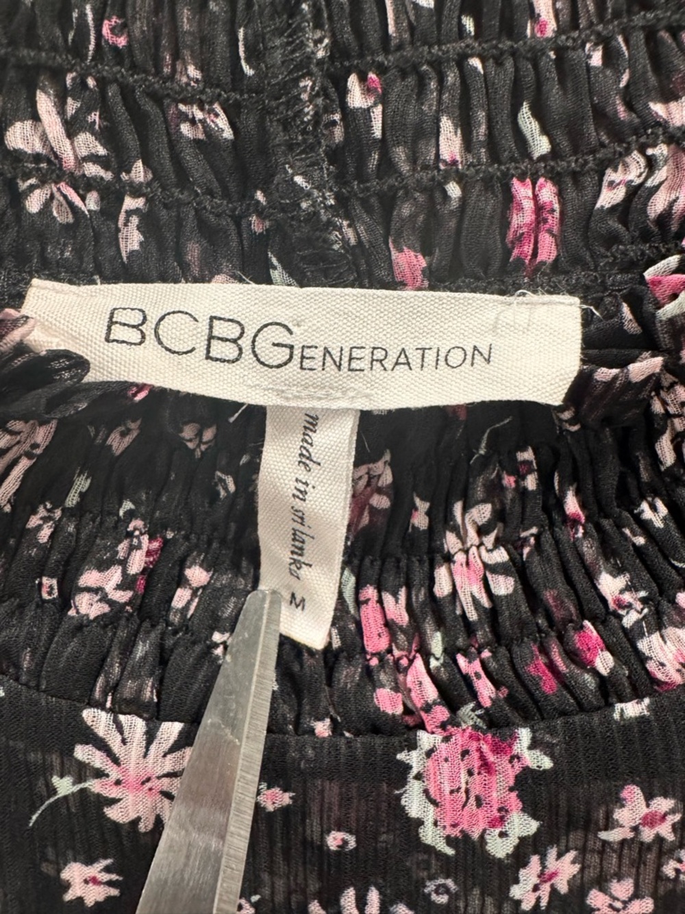 BCBGeneration Black Sheer Floral Ruffle Neck Blouse Sz. M - Picture 5 of 10